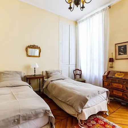 Two Bedroom St. Honoré