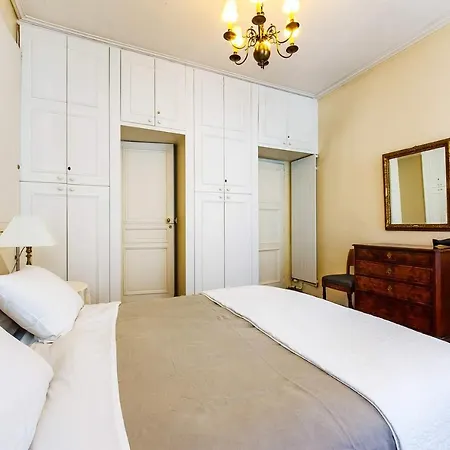 Two Bedroom St. Honoré Appartamento