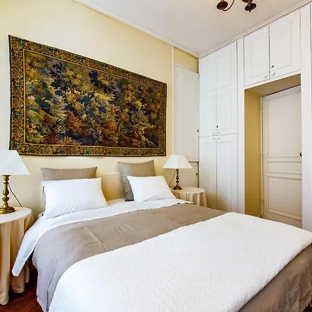 Apartment Two Bedroom St. Honore Paris